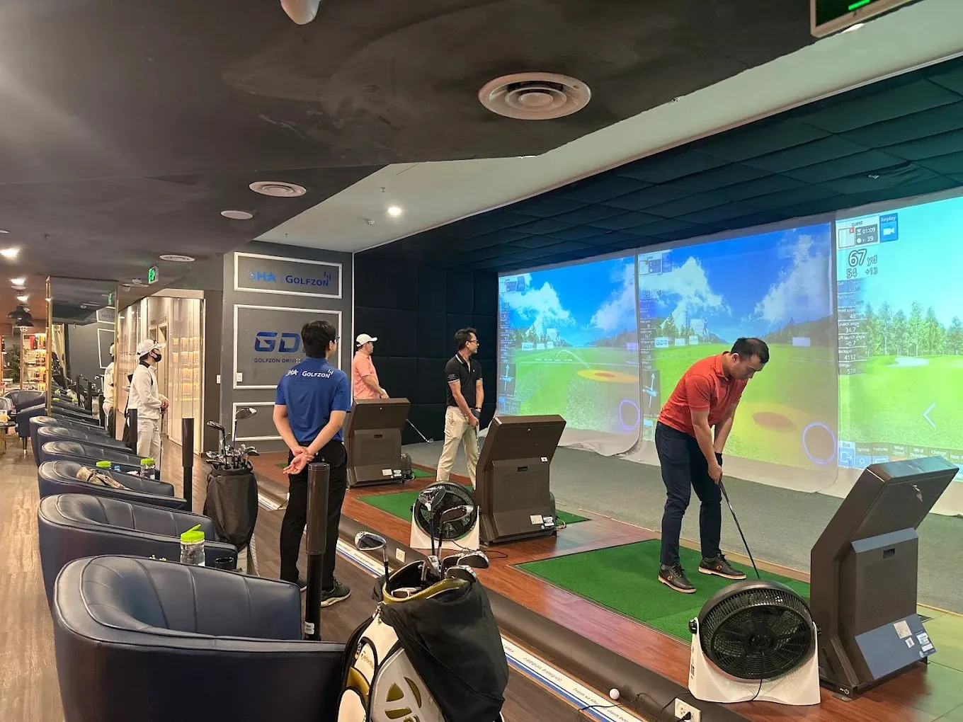 Golfzon 3D golf simulator room in HCMC