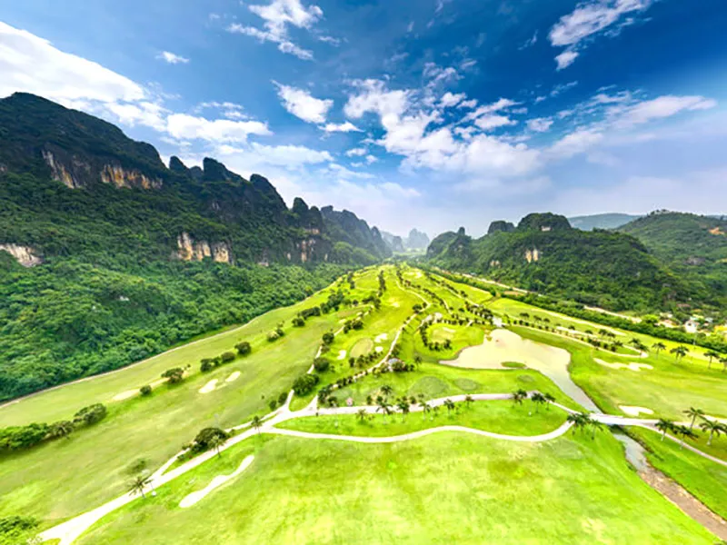 Phoenix Luong Son Golf Course: Review & Experience 2026
